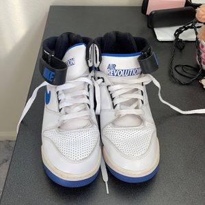 Air revolutions. Retro